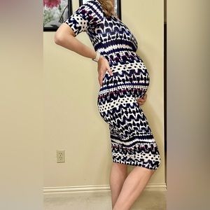 EUC A Pea in the Pod built in bra fitted pattern dress